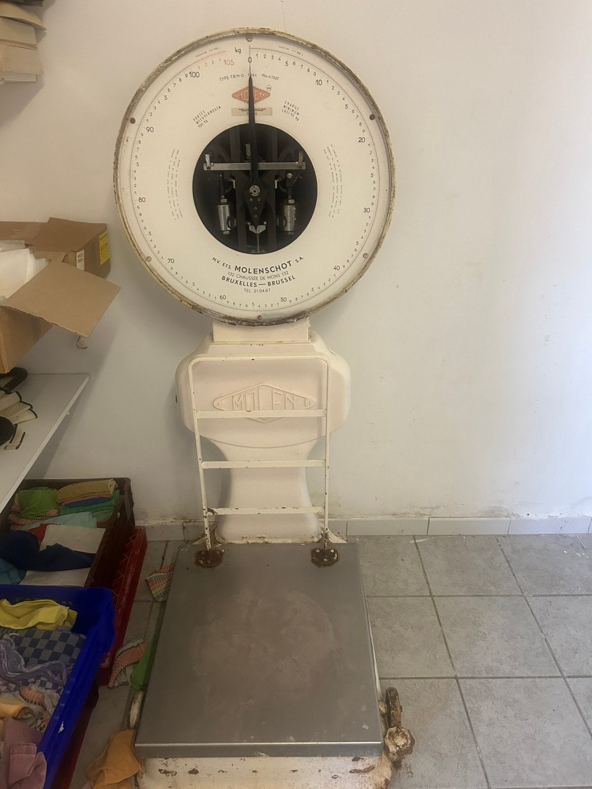 Zeer oude molenhof, Elektronische apparatuur, Weegschalen, Ophalen, Gebruikt