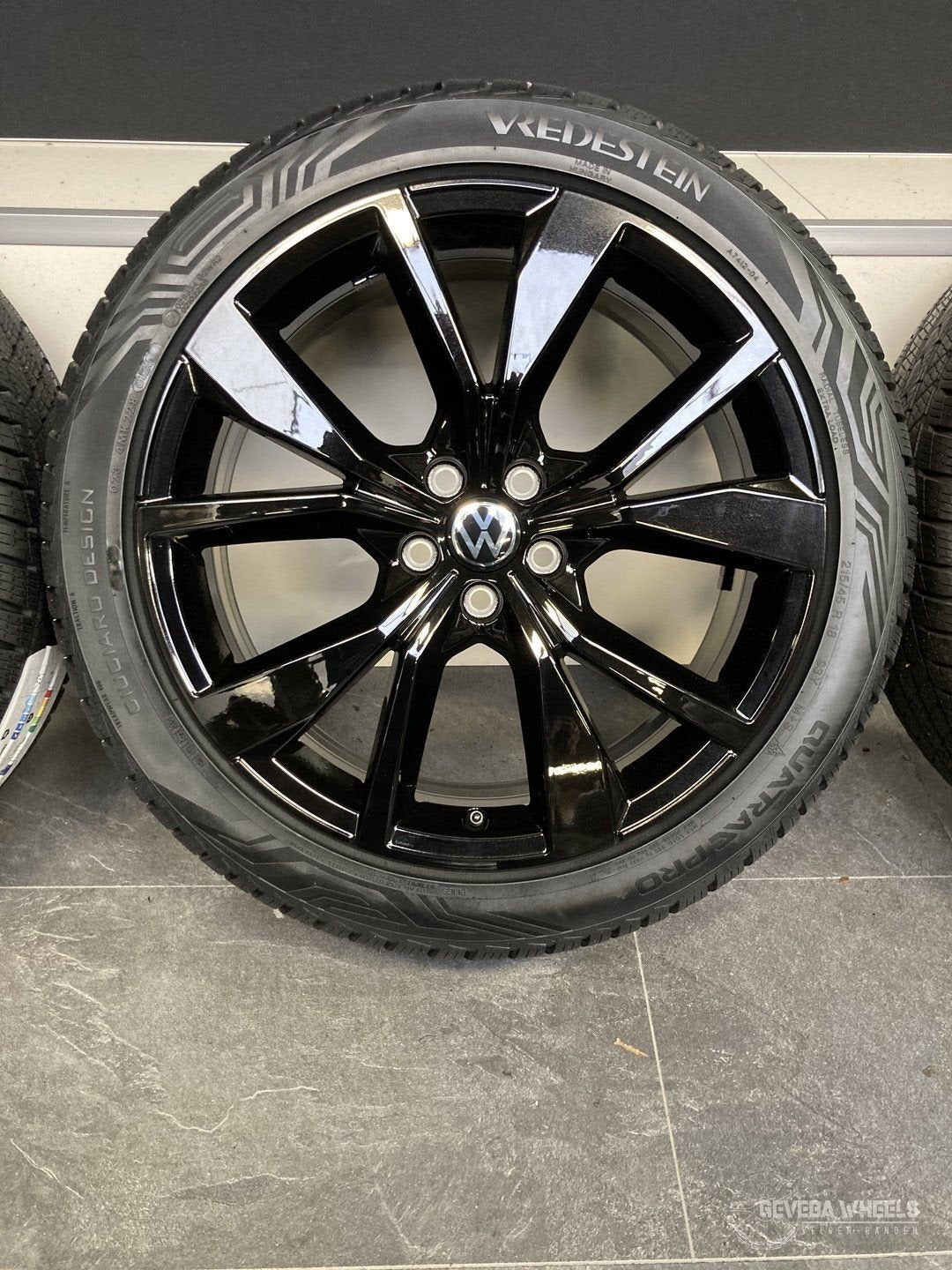 18” originele Volkswagen T-cross / Taigo R velgen + banden, Pneus et Jantes, 215 mm, 4 Saisons, Véhicule de tourisme