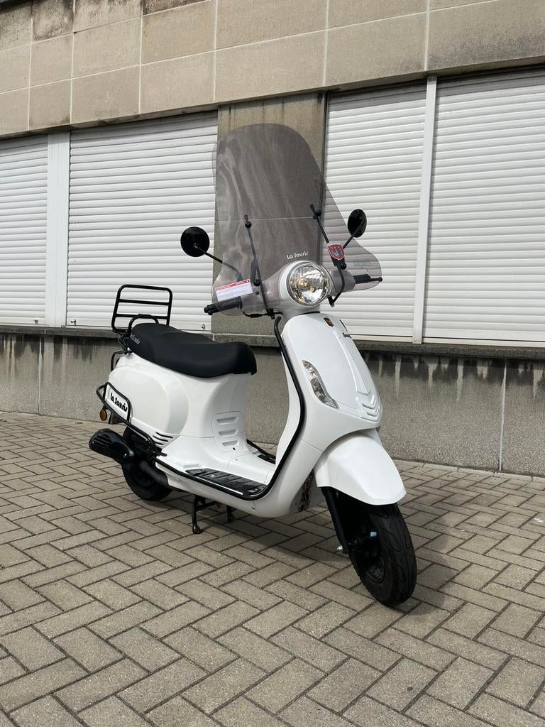 La souris special edition | vespa look a like, Fietsen en Brommers, Ophalen, Zo goed als nieuw, Vespa
