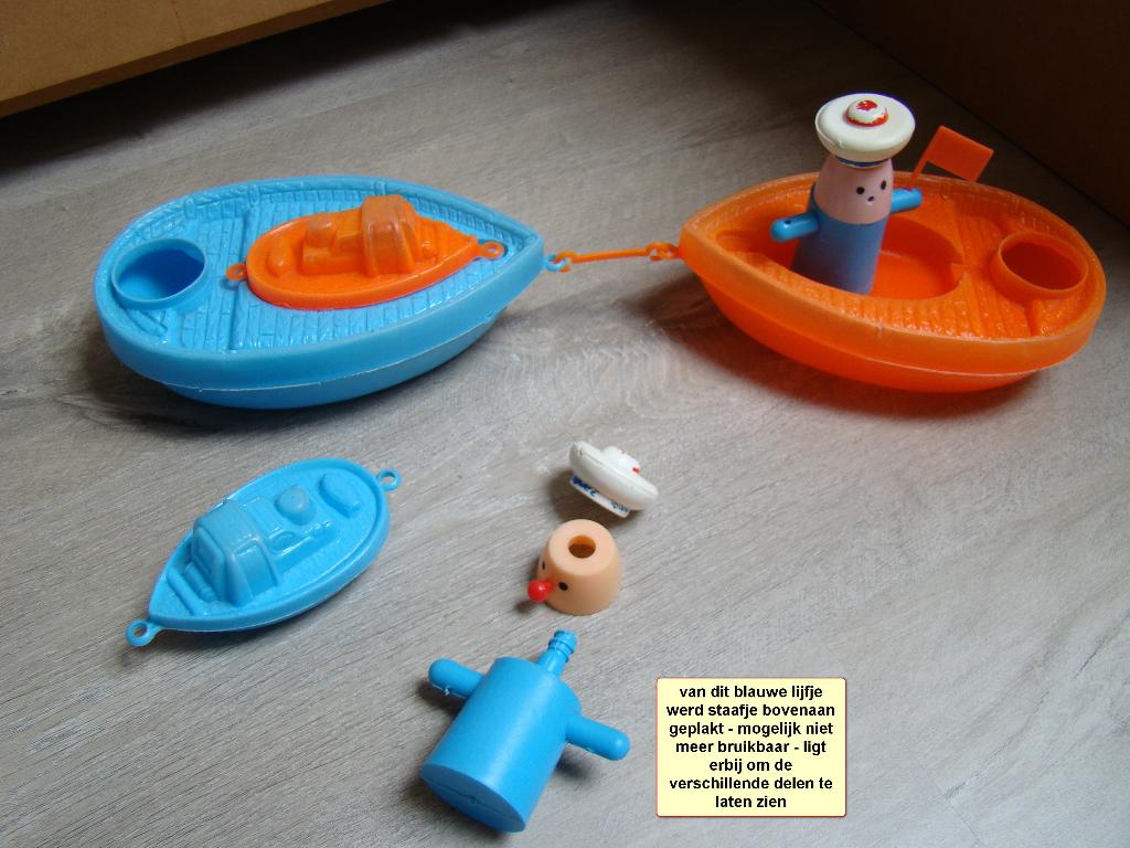 2 bateaux avec canot de sauvetage + capitaine , navire 19cm, Enlèvement ou Envoi