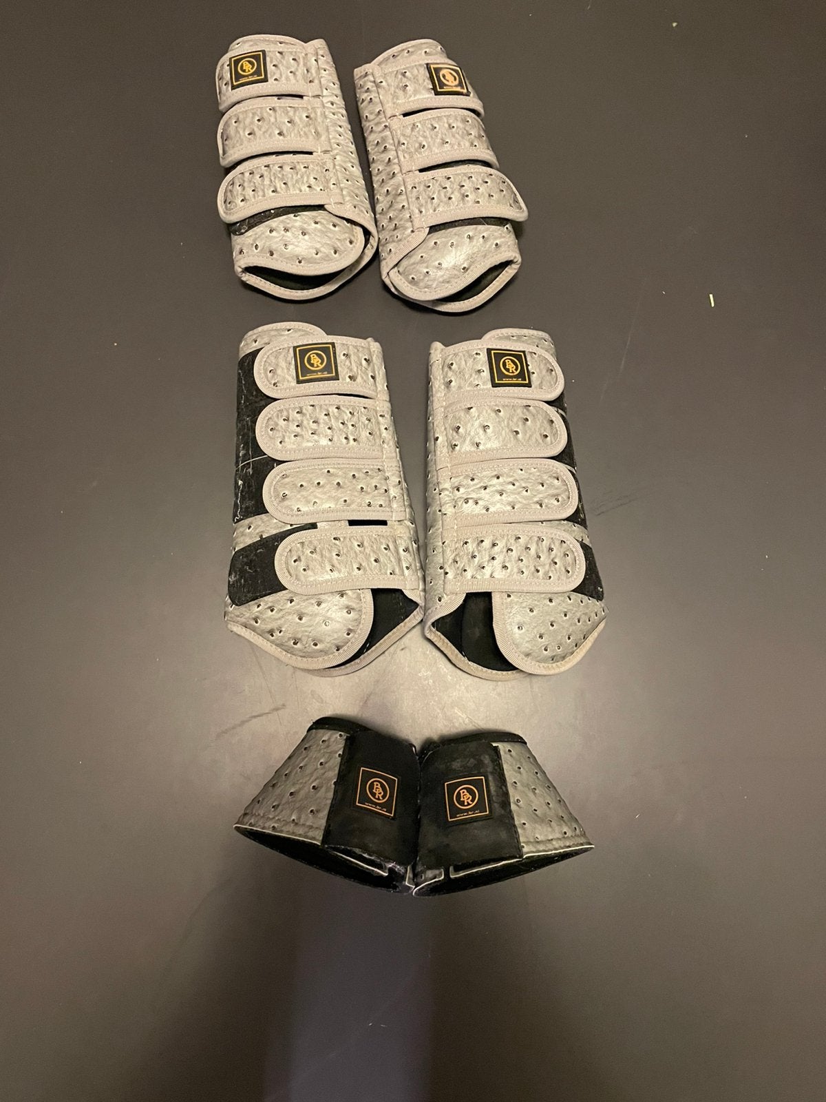 Ensemble de chèvres BR et chaussures de saut, Animaux & Accessoires, Cloches, BR, Enlèvement ou Envoi, Comme neuf