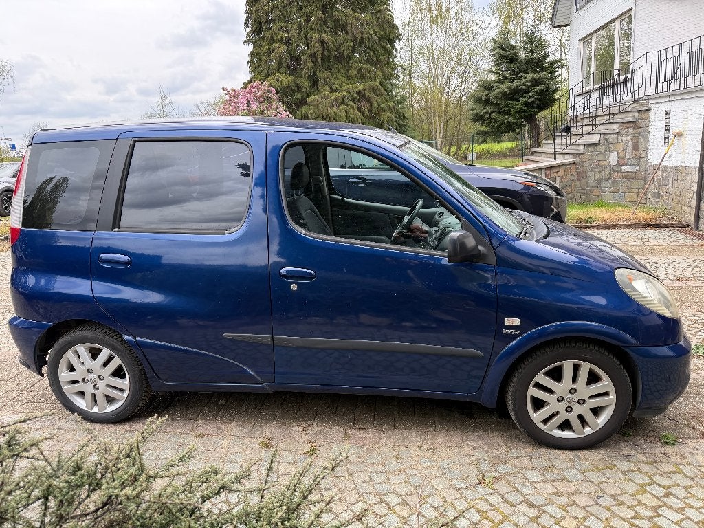 Toyota Yaris 1.3i Verso P2 EURO 4 2001 GEKEURD CAR-PASS, Auto's, Toyota, Voorwielaandrijving, 1299 cc, 4 cilinders, Particulier