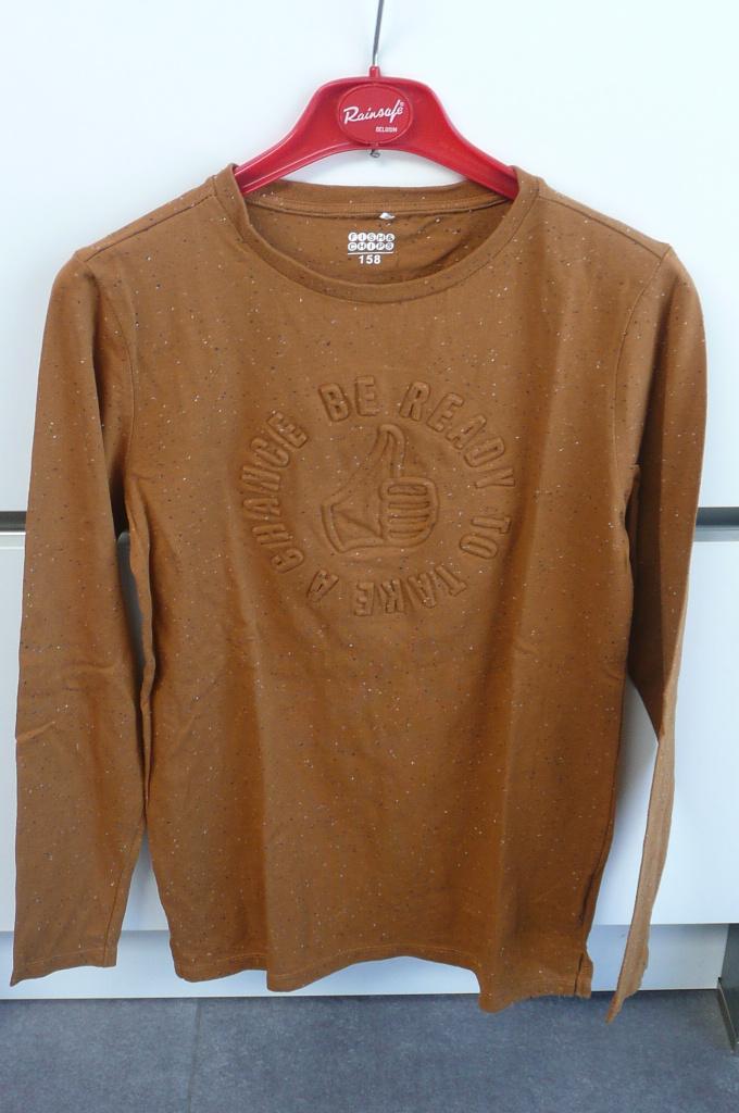 Okerkleurige T-shirt lange mouw (K436) GERESERVEERD, Kinderen en Baby's, Ophalen of Verzenden, Zo goed als nieuw, Shirt of Longsleeve