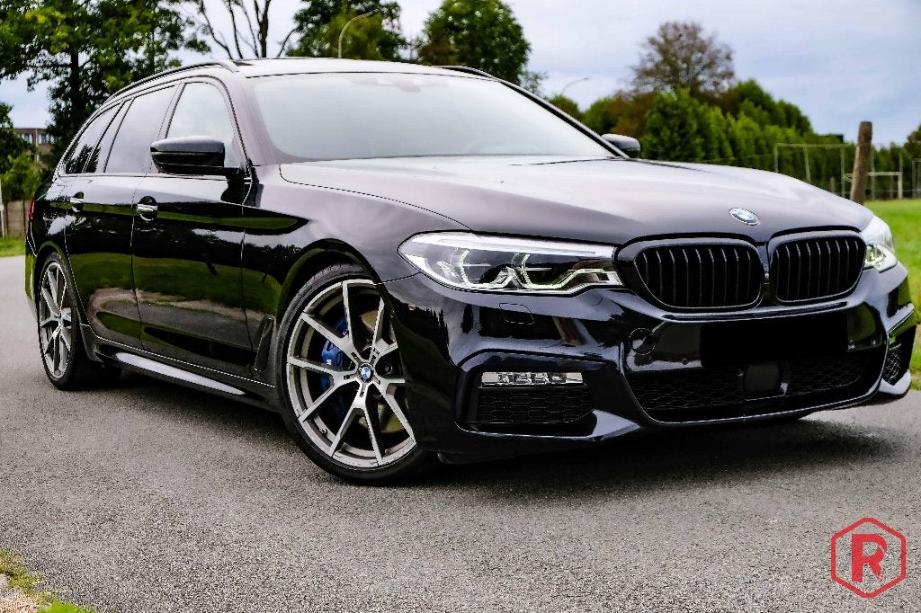 BMW 540i Touring Pano HarmanKardon ACC, Auto's, BMW, Automaat, Dealer onderhouden, Parkeerassistent, Zwart