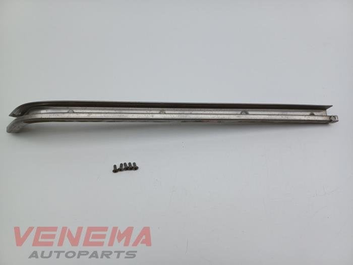 Rail porte coulissante droite d'un Volkswagen Caddy, Volkswagen, -, 3 mois de garantie, Utilisé