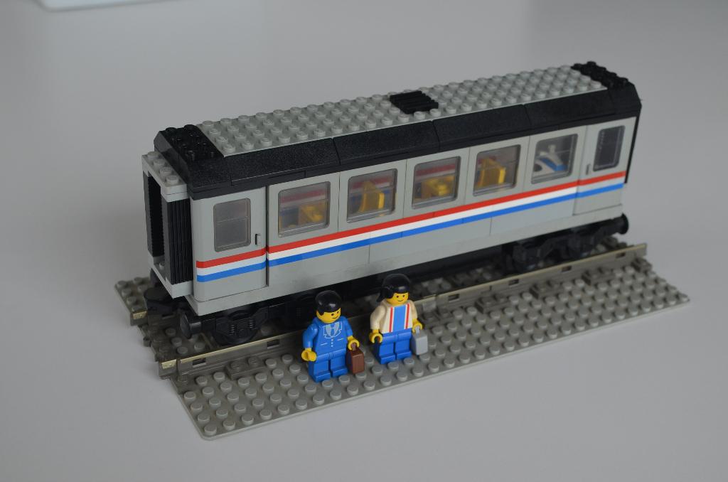 Lego: nr. 4558 extra midden trein rijtuig., Kinderen en Baby's, Speelgoed | Duplo en Lego, Lego, Overige typen, Inclusief minifiguren
