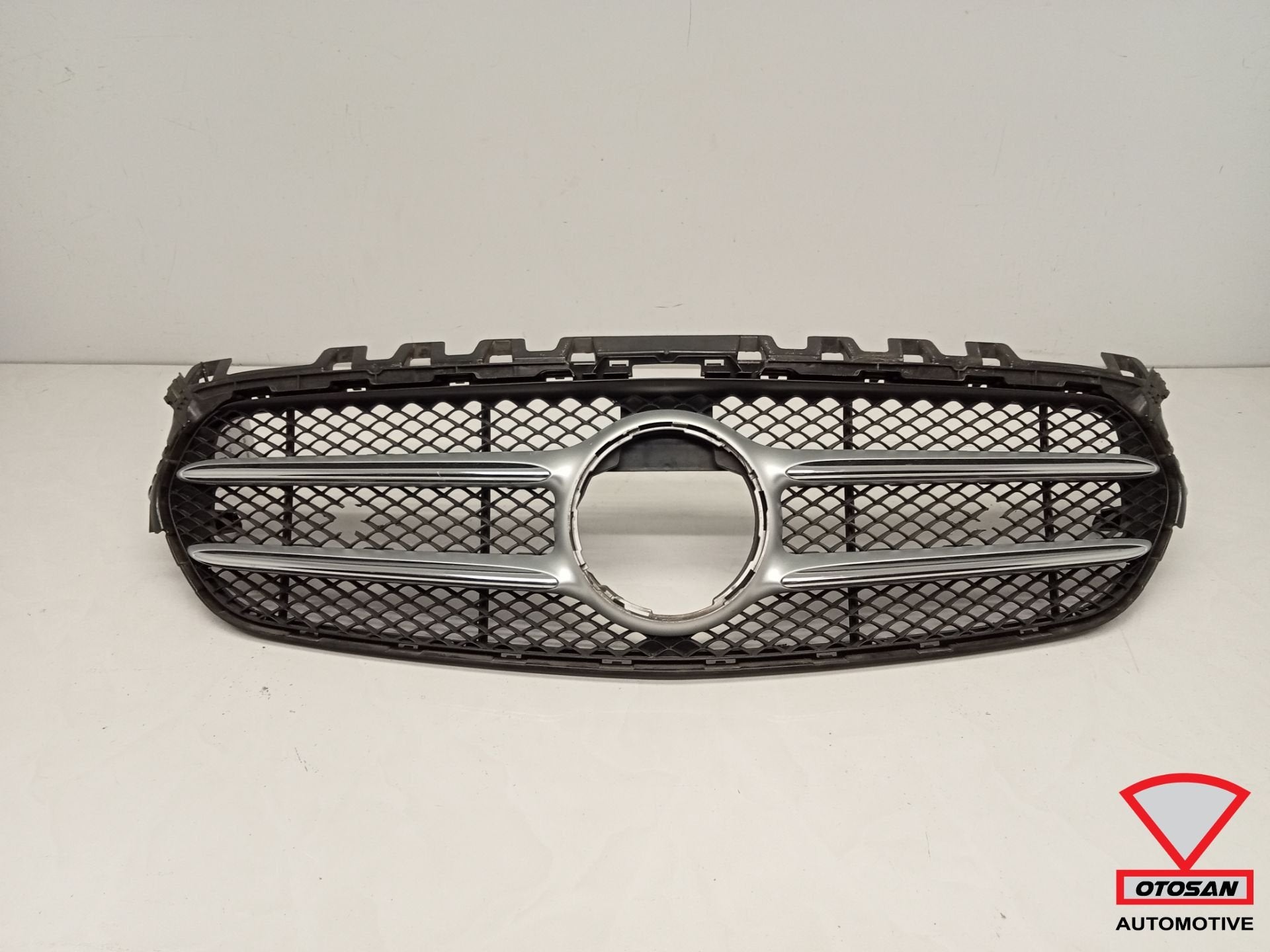 Calandre MERCEDES BENZ B W247 A2478885700 d'origine, Mercedes-Benz AG, Mercedes-Benz, Utilisé, Mercedesstrasse 120
70372  Stuttgart, DE