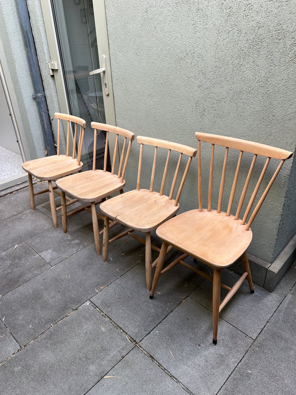 8 scandinavische spijlenstoelen, Huis en Inrichting, Ophalen, Gebruikt, Hout