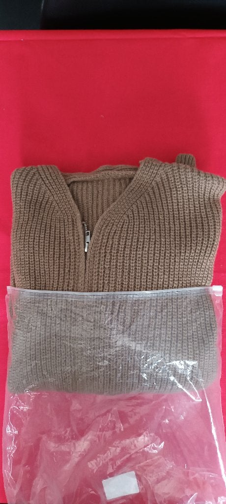Beige/lichtbruine vest met lange mouwen en rits en zakken, Kleding | Heren, Truien en Vesten, Andere, Maat 48/50 (M), Beige, Nieuw