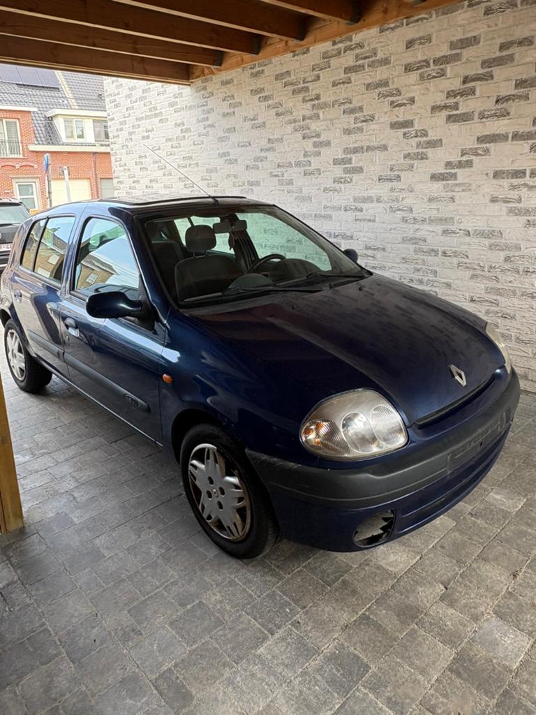 Renaulut clio 1.0 benzine 130.000 gekeurd voor verkoop, Auto's, Stof, Zwart, Blauw, Handgeschakeld