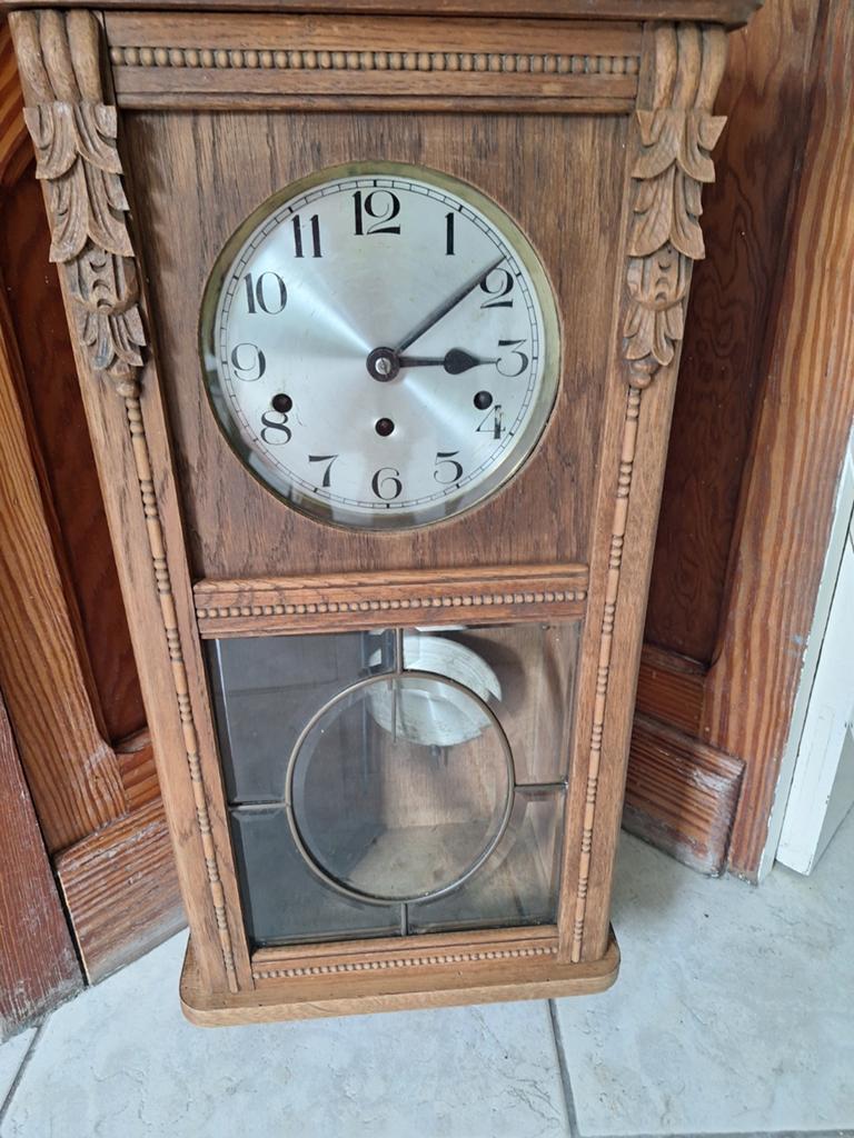 Ancienne horloge, Enlèvement