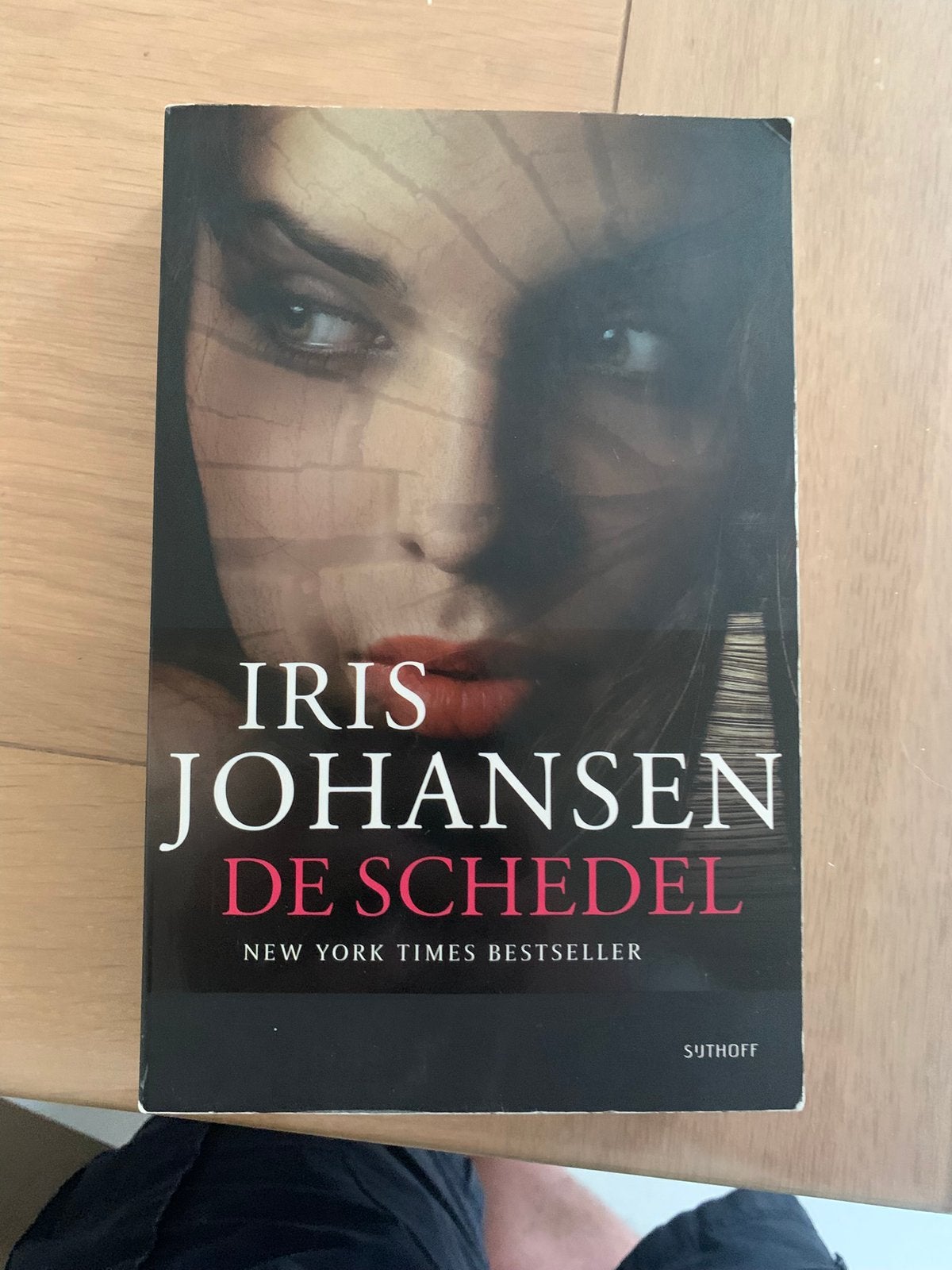 Iris Johansen - De schedel, Boeken, Ophalen of Verzenden, Iris Johansen