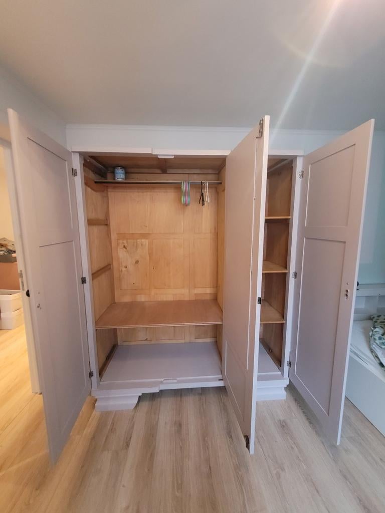Massieve kast kleerkast, Ophalen