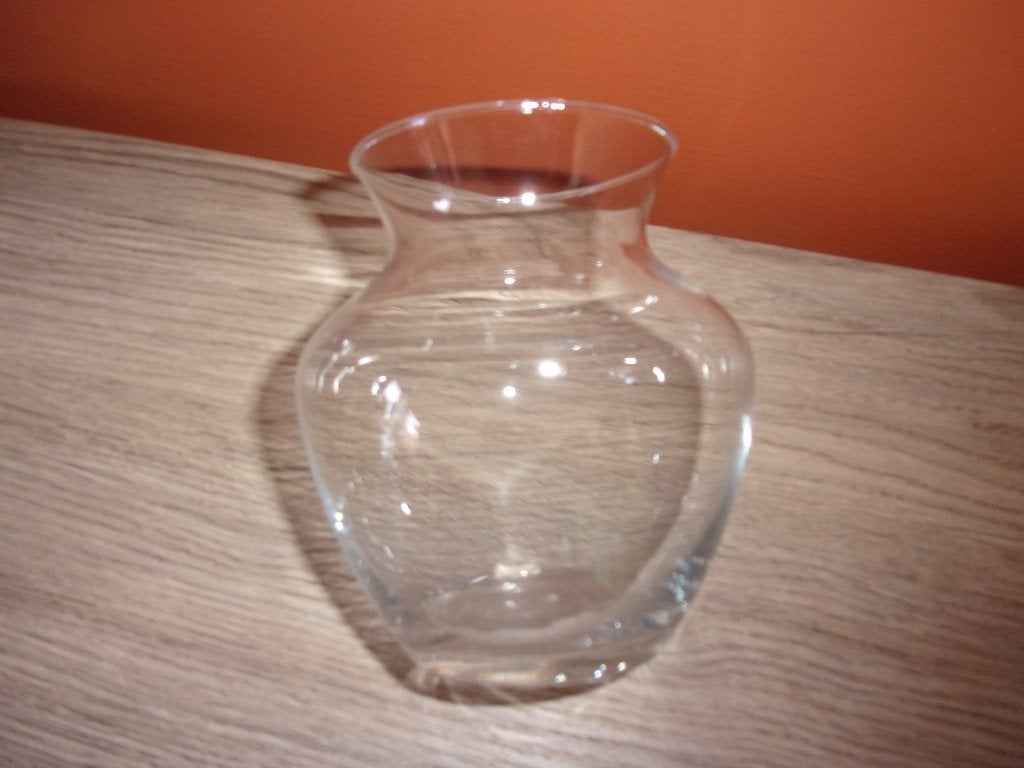 kleine fijne glazen vaas, Huis en Inrichting, Woonaccessoires | Vazen, Ophalen of Verzenden, Zo goed als nieuw, Glas, Minder dan 50 cm