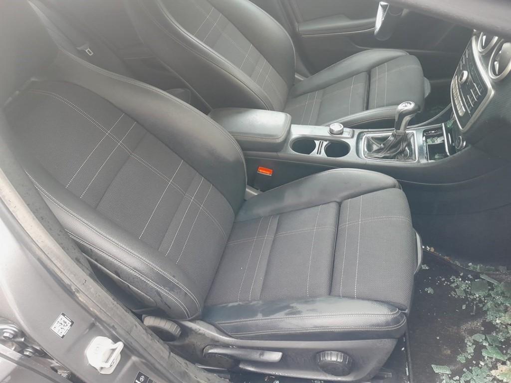 SIEGE AVANT DROIT Mercedes-Benz A (W176) (01-2012/05-2018), Utilisé, Mercedes-Benz