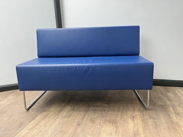 Blauwe bank Pedrali, Ophalen