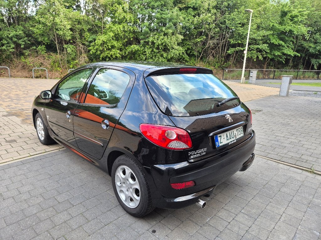 Peugeot 206+ 1.1benzine BJ2012 110.000kms AC 5deurs, Autos, 1124 cm³, Entreprise, Boîte manuelle, Entretenue par le concessionnaire