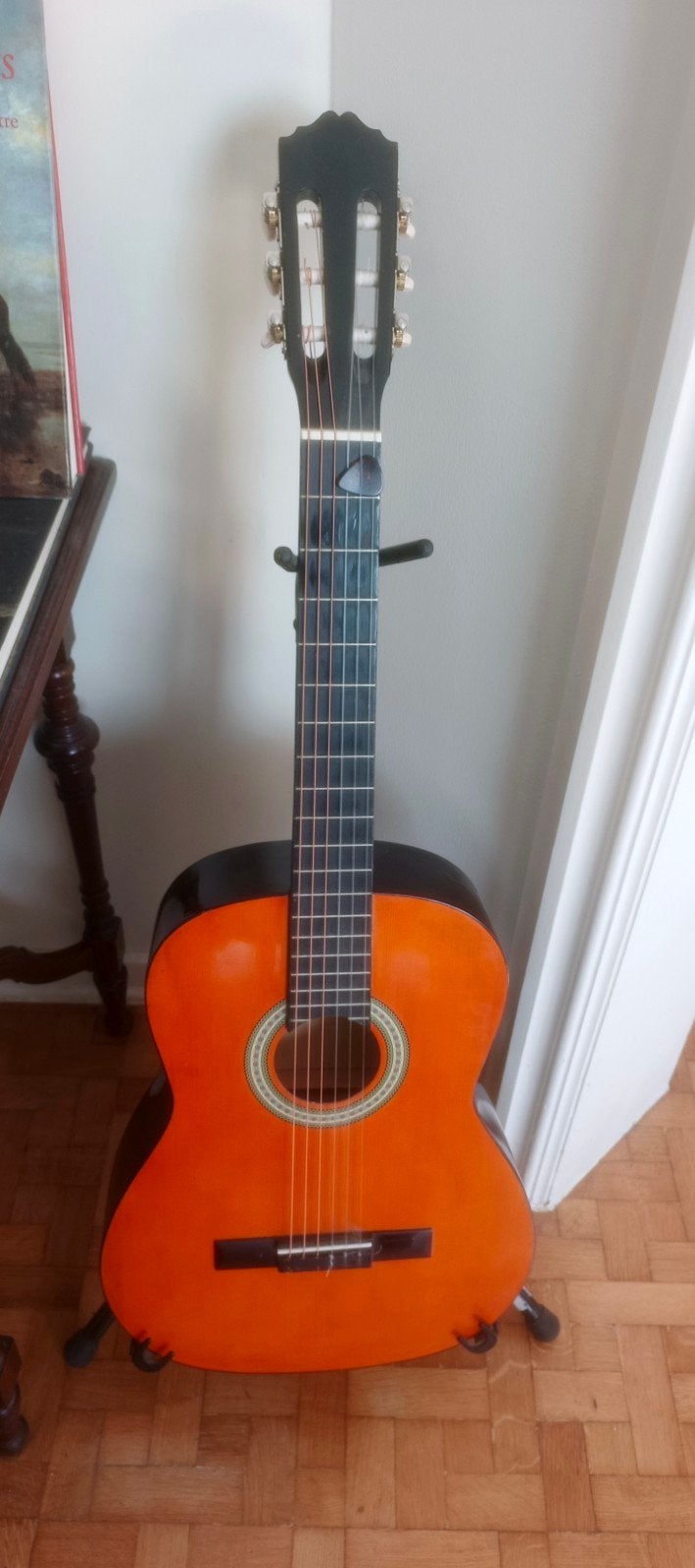 Guitare Messina, Comme neuf
