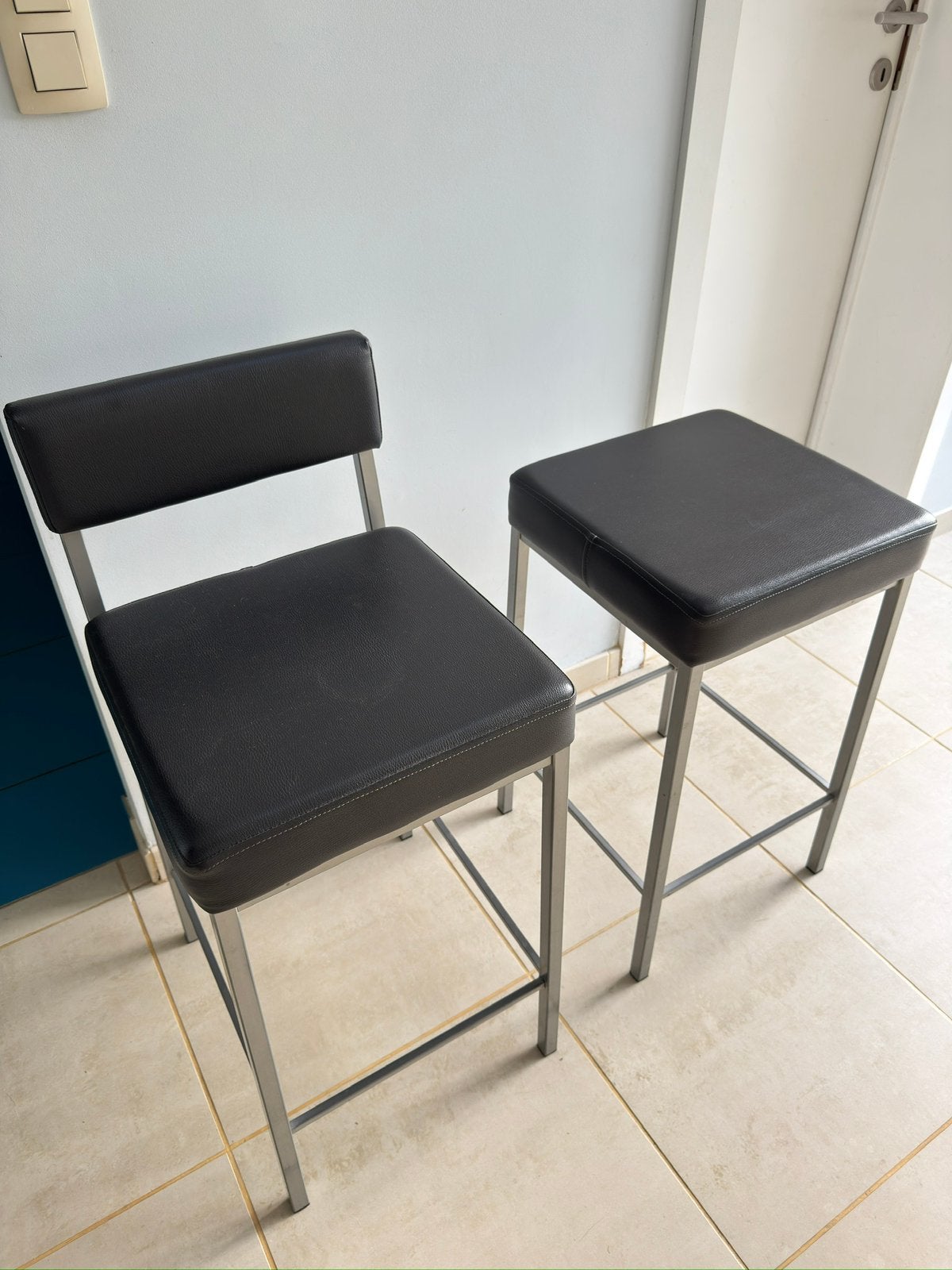 Tabourets 6 pieces, Avec repose-pieds, Synthétique, Enlèvement, Utilisé
