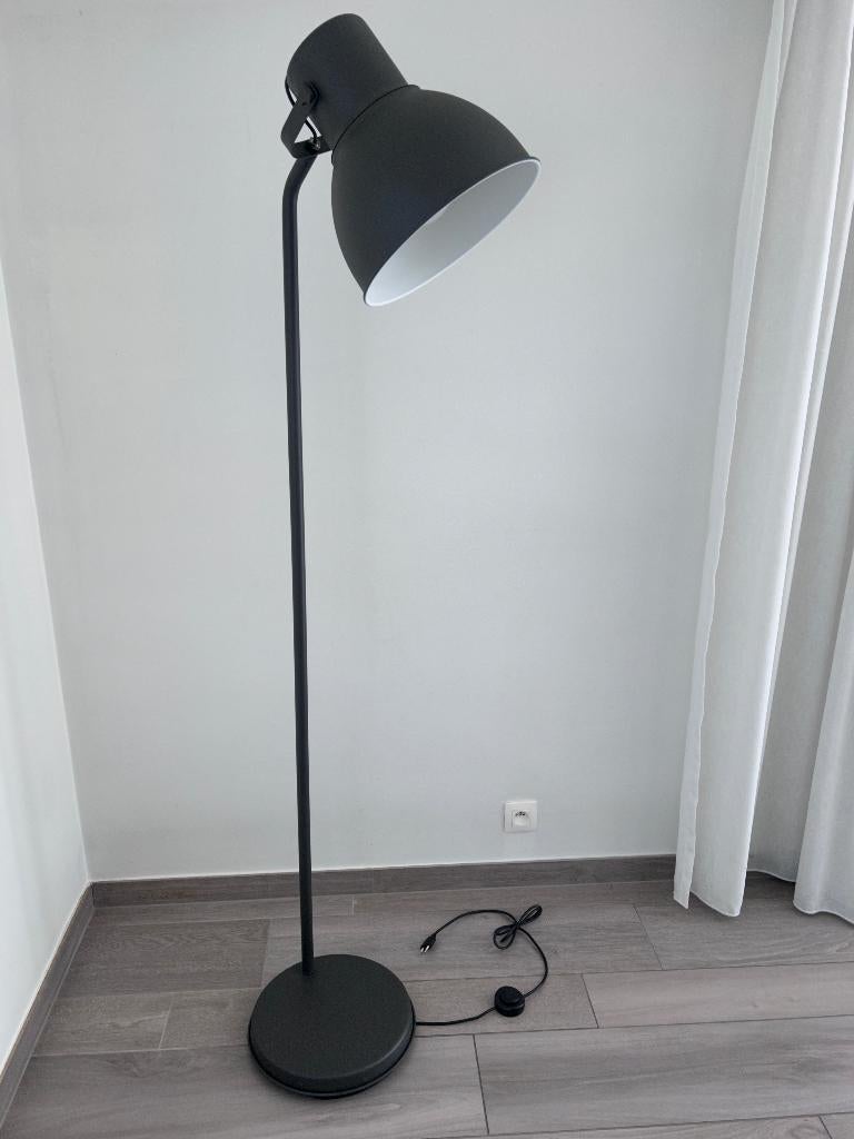 Staande lamp in nieuwstaat, Ophalen, Zo goed als nieuw, Metaal