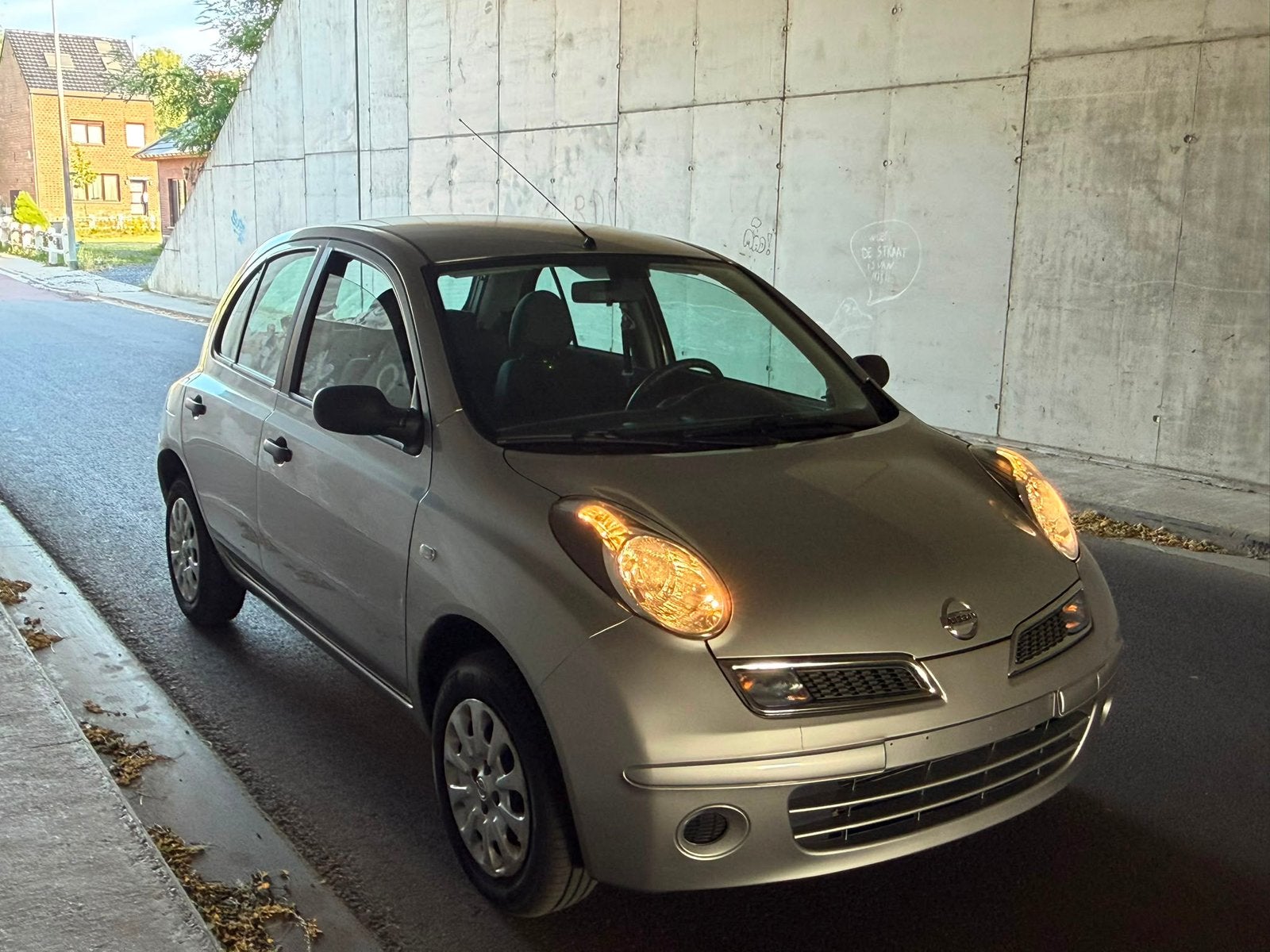 Nissan Micra 2009 61 000 km approuvés pour la vente !, Autos, Argent ou Gris, Achat, Noir, 5 portes