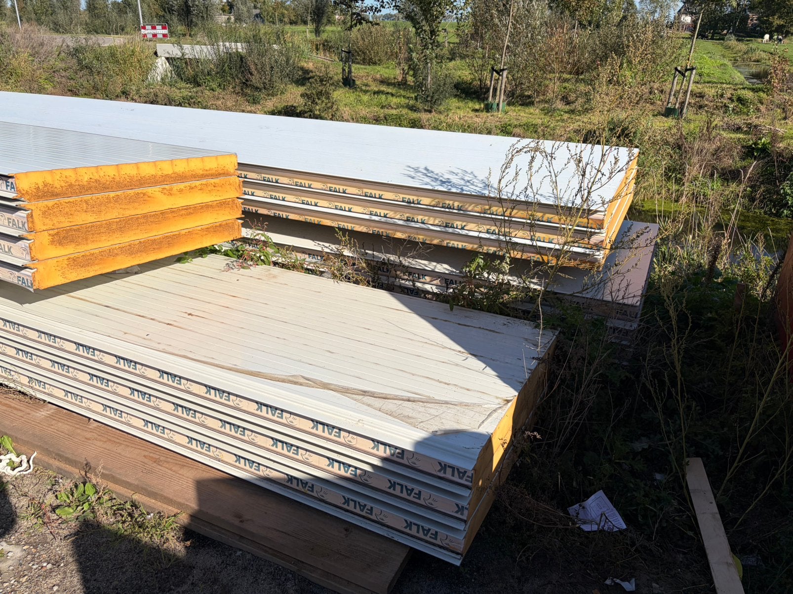 Sandwichpanelen 100 mm dik €15 m2, Doe-het-zelf en Bouw, Ophalen, Zo goed als nieuw