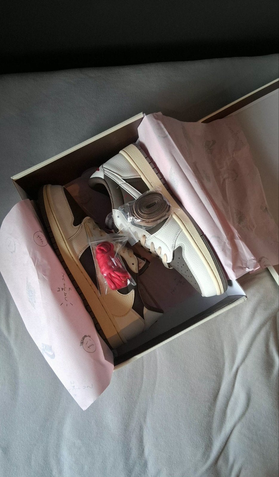 travis scott, Neuf, Enlèvement ou Envoi, Autres couleurs, Nike air Jordan