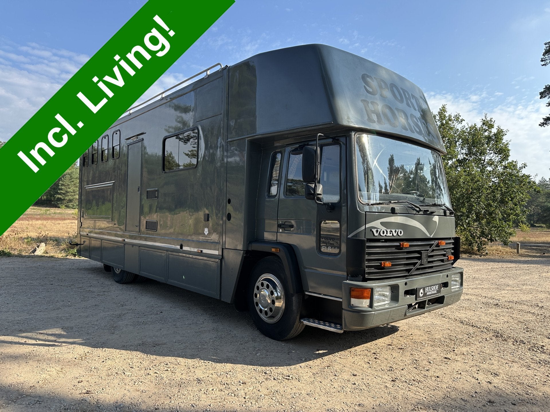 Volvo FL6 14T 4-paards paardenvrachtwagen LIVING, Autos, Camions, Euro 2, Argent ou Gris, Achat, 2 places