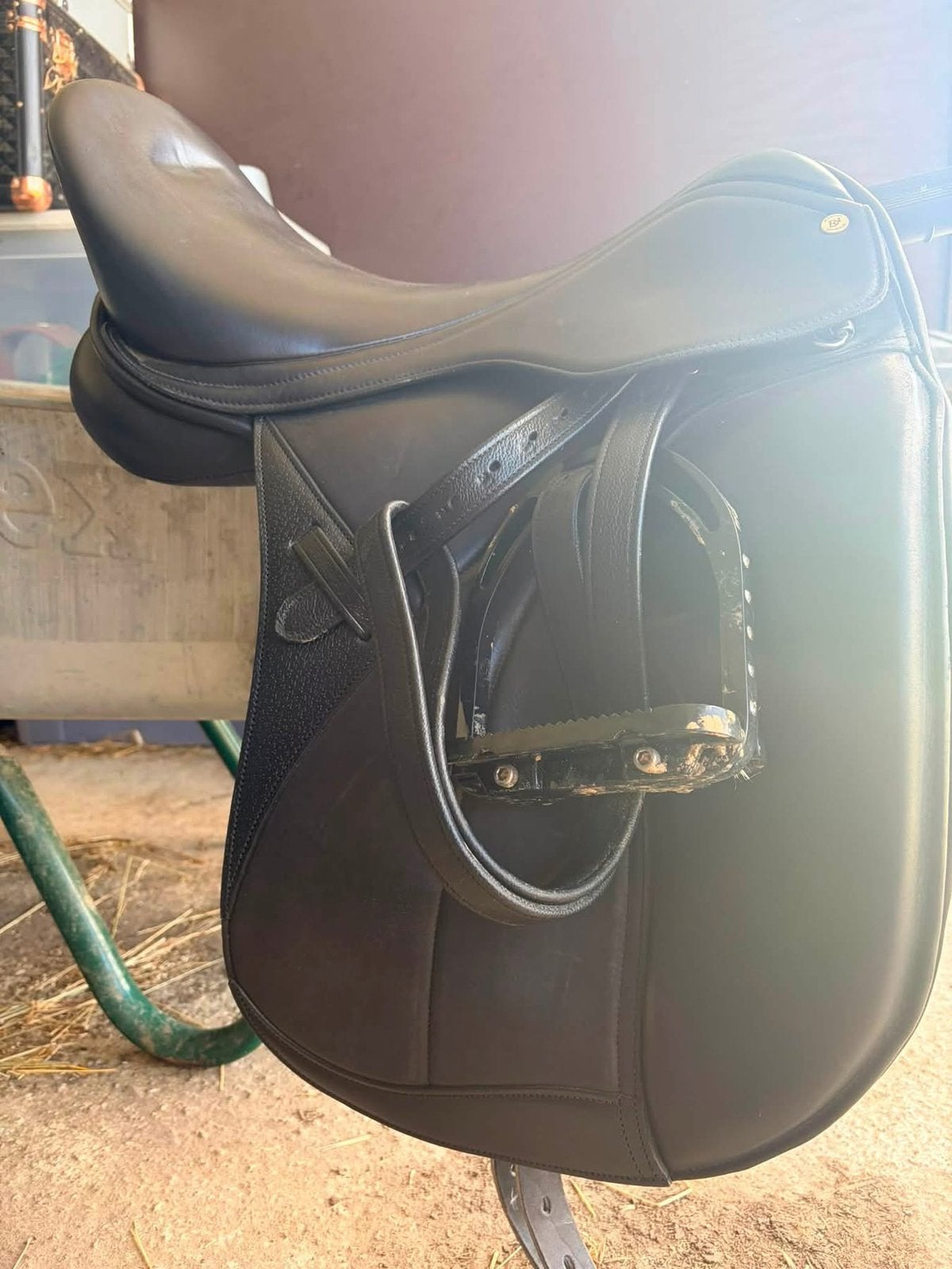 Selle de dressage equiline, Animaux & Accessoires, Chevaux & Poneys | Selles, Neuf, L (17.5 pouces), Enlèvement, Dressage