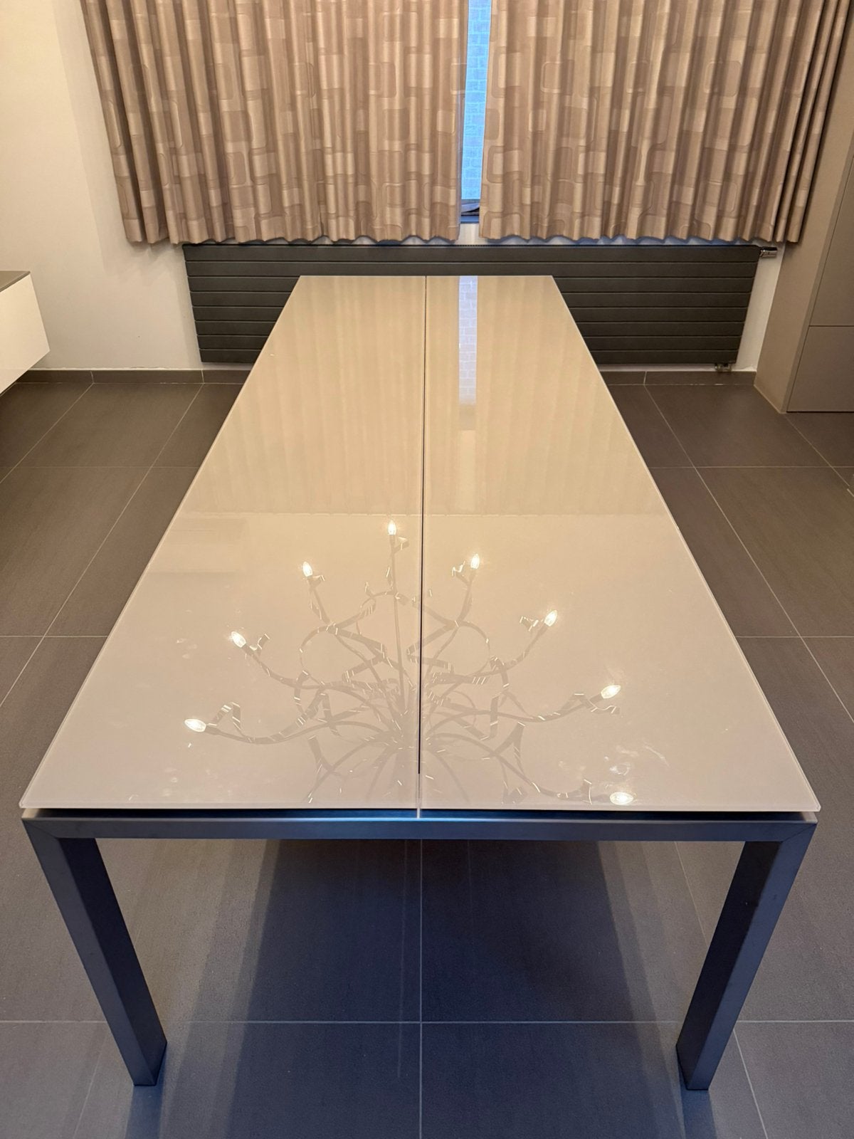 RVS tafel, Ophalen
