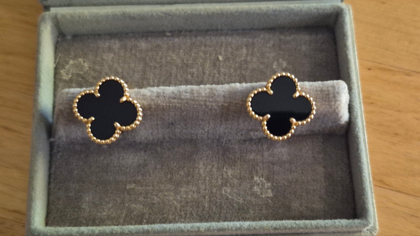 vintage alhambra 18kt gouden oorbellen van cleef &arpels, Ophalen of Verzenden, Goud, Goud