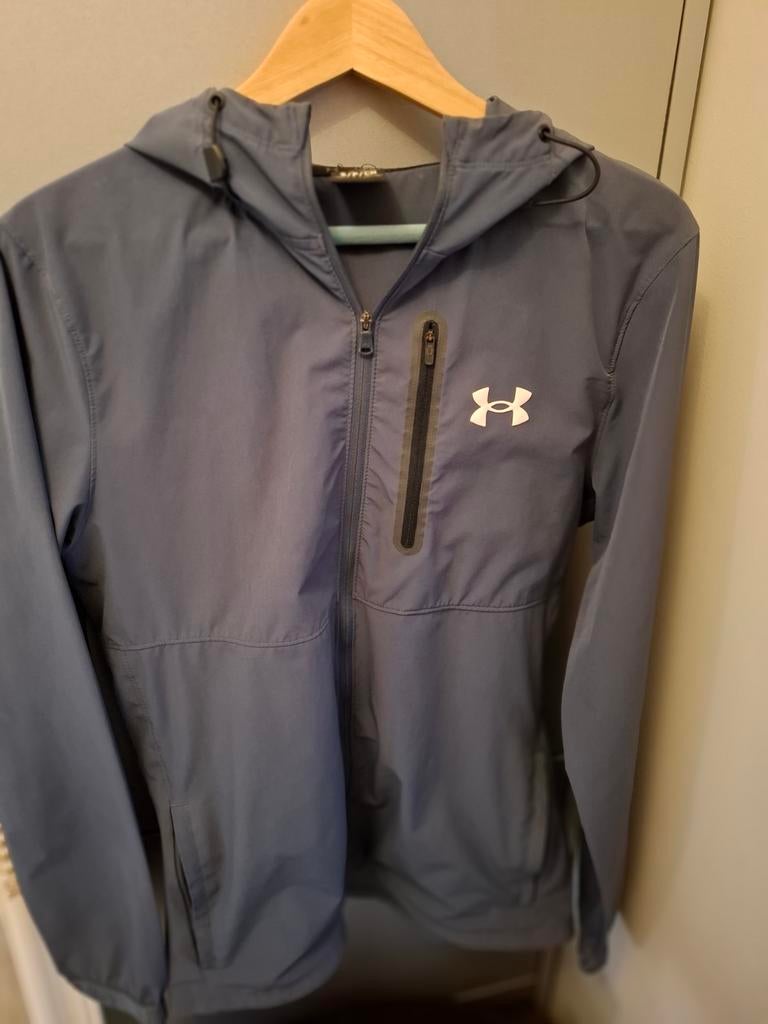 Gilet Under Amour - taille S - en bon état, Comme neuf, Enlèvement, Under armour, Bleu