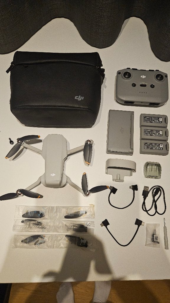 Combo Fly More pour DJI Mini 2SE, TV, Hi-fi & Vidéo, Drones, Comme neuf, Drone avec caméra, Qualité supérieure, DJI, Moins de 250 g