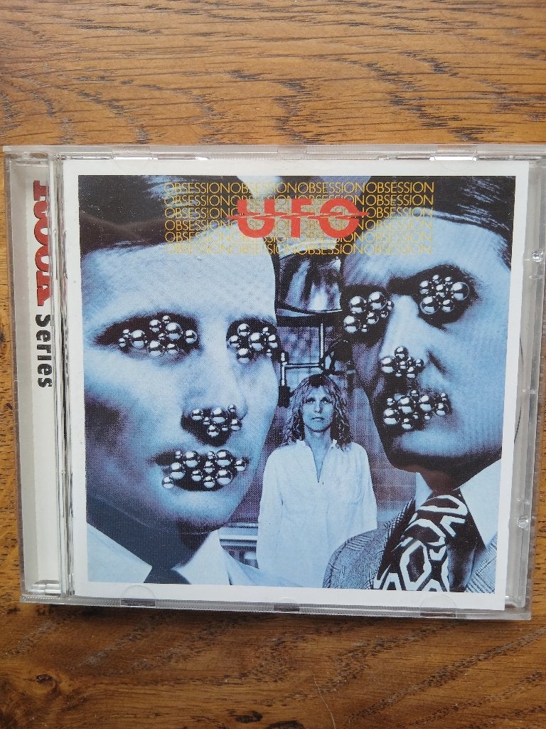 CD UFO : Obsession, Ophalen