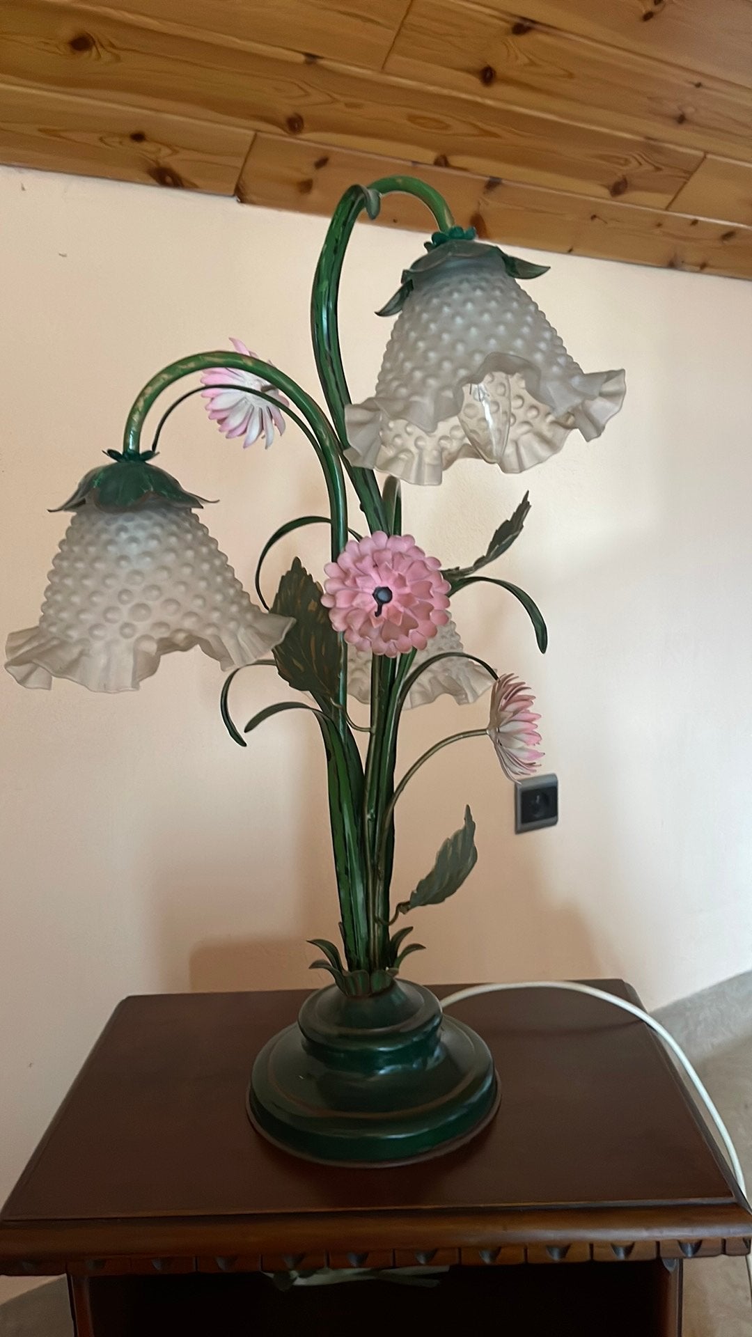 Tafellamp met stalen bloemen, Enlèvement