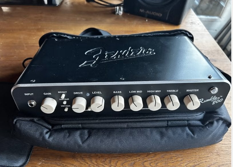 Fender Rumble 800HD met hoes + Hartke VXL pedaal, Ophalen of Verzenden, Zo goed als nieuw, Basgitaar, 100 watt of meer
