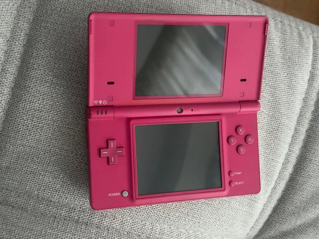 Nintendo DSi, Games en Spelcomputers, Spelcomputers | Nintendo DS, Ophalen of Verzenden, Gebruikt, Rood, Dsi