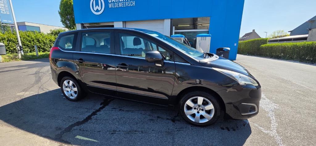 peugeot 5008 1,6 benz met natie en airco wordt gekeurd, Auto's, Voorwielaandrijving, Parkeersensor, 4 cilinders, Zwart