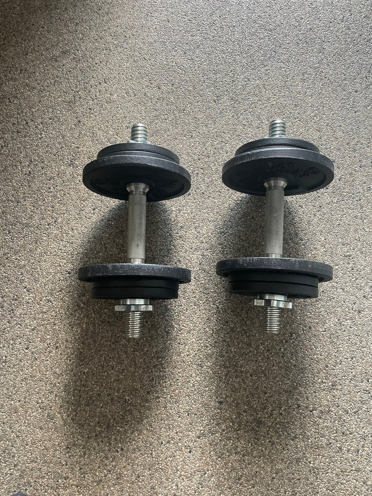 Set d'haltères réglables Domyos 16 kg avec étui, Sports & Fitness, Enlèvement, Comme neuf, Barre d'haltères