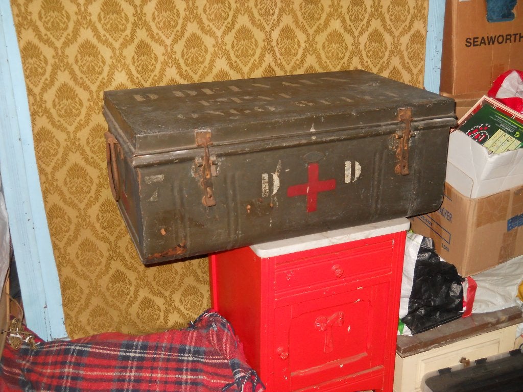 Medische koffer uit de Coloniale periode Belgisch Congo, Enlèvement, Armée de terre, Autres types