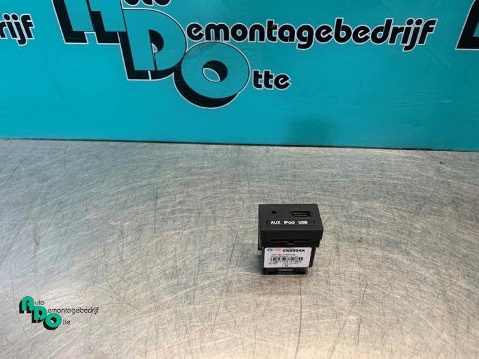 Connexion USB d'un Hyundai I10 (I10 08-), -, 3 mois de garantie, Utilisé, Hyundai
