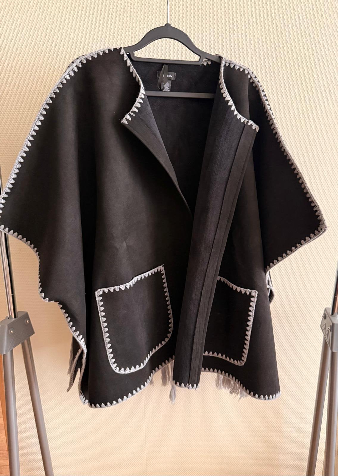 Zwarte damescape Modena one size fits all, Ophalen of Verzenden, Zo goed als nieuw, Zwart