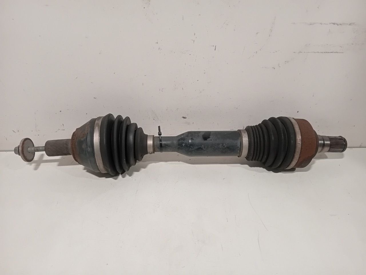 Aandrijfas links voor Volvo XC70, Onderdelen@venauto.nl, Van der Ven Autorecycling B.V., Ettenseweg 76, 4706 PB Roosendaal, The Netherlands