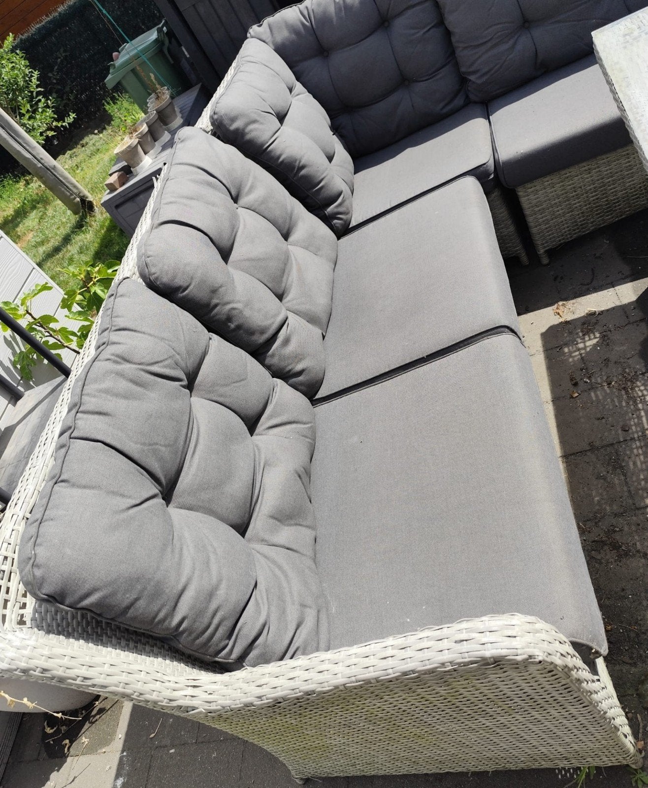 Gratis grijze wicker loungeset met tafel, Tuin en Terras, Ophalen, Gebruikt