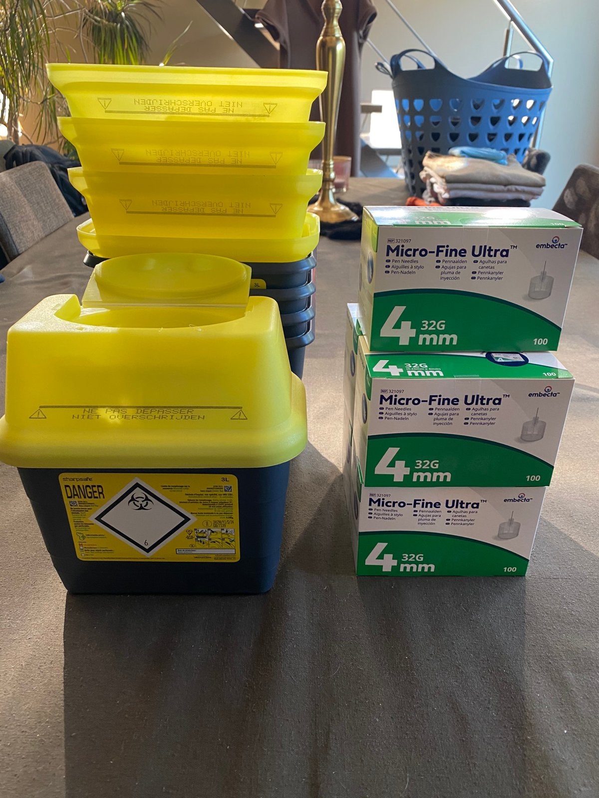 5 dozen micro fine ultra naaldjes + 5 containers 3L, Diversen, Ophalen, Nieuw
