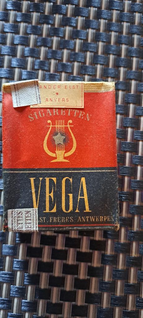 paquet de cigarettes VEGA pour collection, Enlèvement, Comme neuf