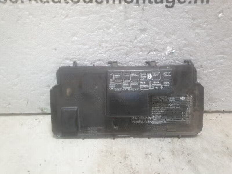 ZEKERINGKAST KLEPJE Audi 80 (B4) (8A0-010-116-F), Gebruikt, Auto-Union-Straße 1, 85057 Ingolstadt, DE, Info@audi.de, Audi AG