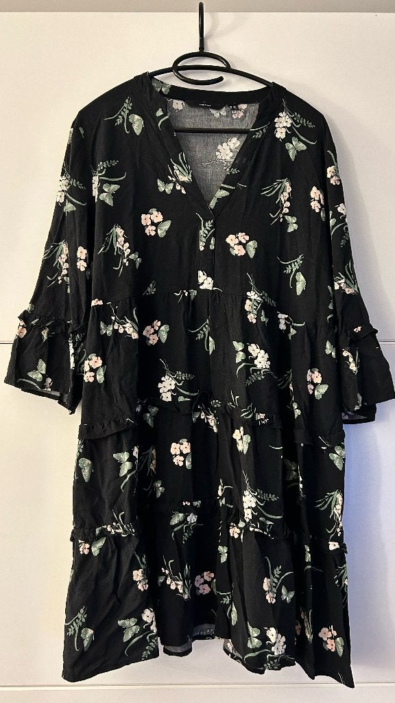 Vero Moda zwart jurkje met bloemenprint, Enlèvement ou Envoi, Vero Moda, Comme neuf, Robe