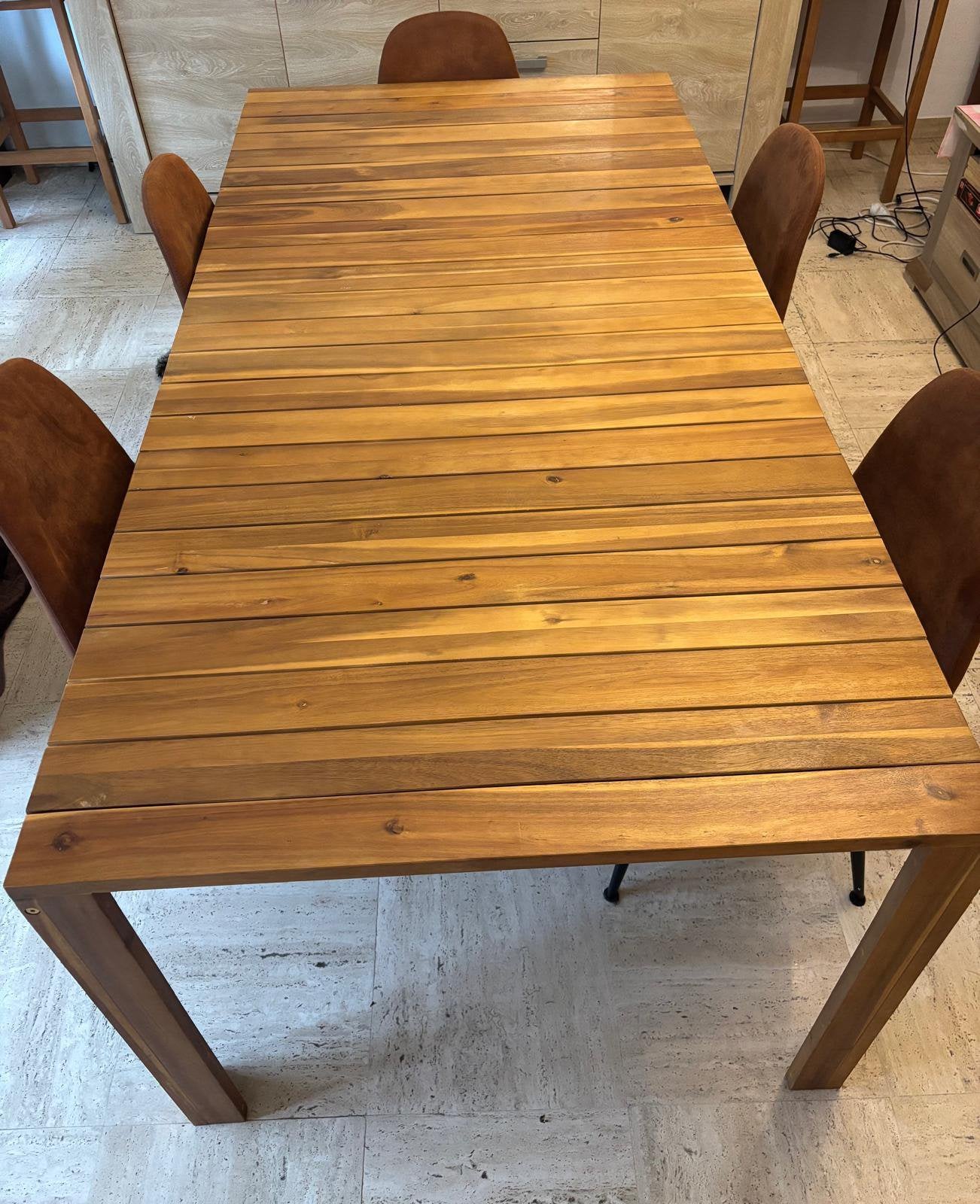 Table a manger, Enlèvement, Comme neuf