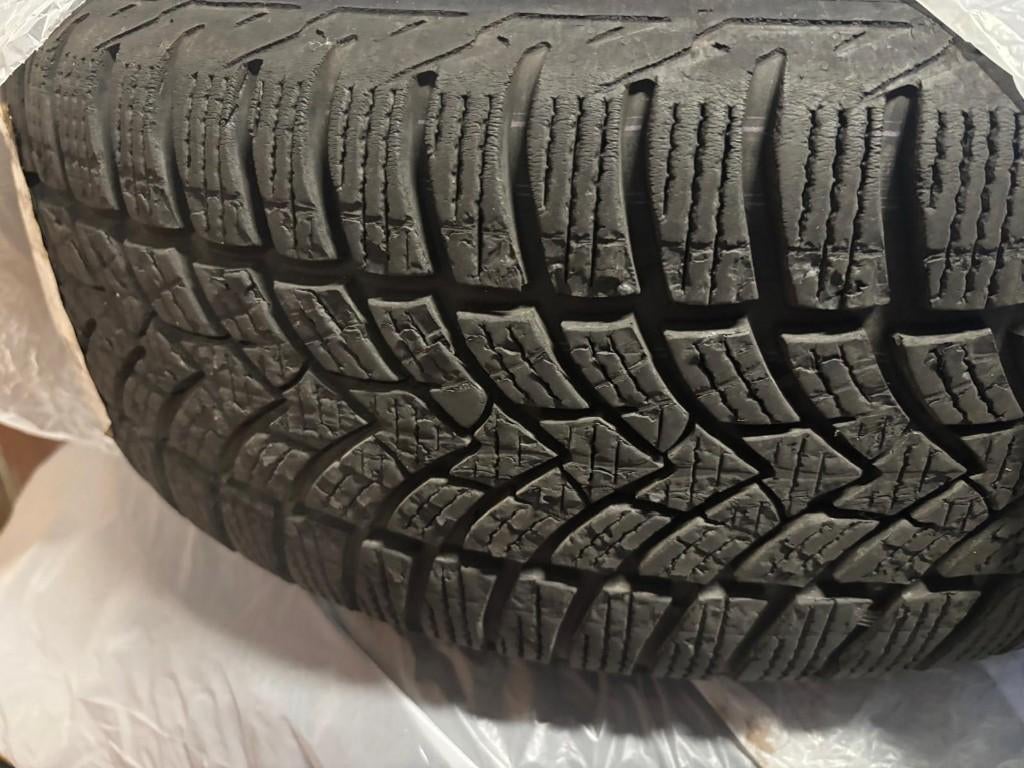 KIT hiver pneus 215/60R16  99H - Waterloo, Autos : Pièces & Accessoires, Pneus & Jantes, Enlèvement, Pneus hiver, Pneu(s)